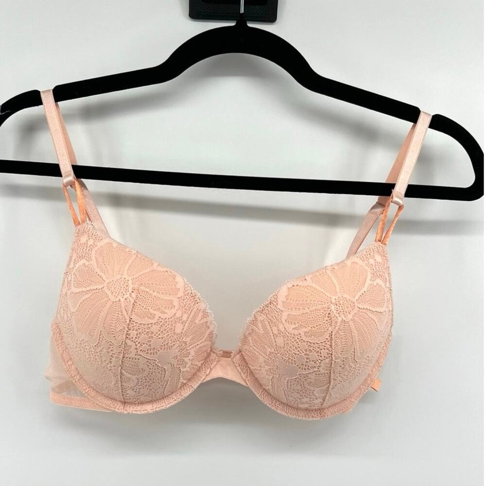 Victoria's Secret Push Up Bra Size 36B Pink Lace Like New Intimates